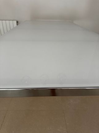 Mesa comedor cristal y metal Ikea
 