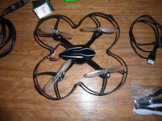 Drone Quadricóptero com Comando