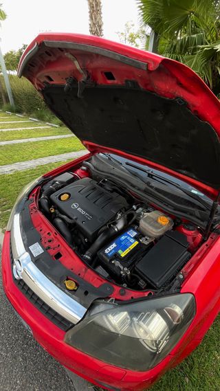 Opel Astra GTC 1.9 CDTi 120CV sport