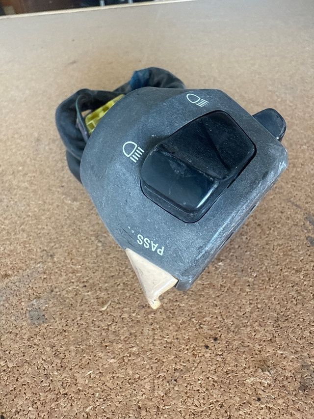 Piña luces Suzuki Burgman Izquierda