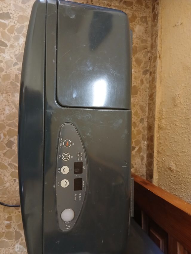 2 estufas de parafina negros. 2 tamaños