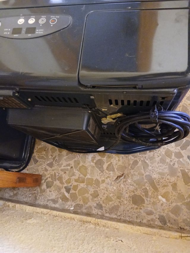 2 estufas de parafina negros. 2 tamaños