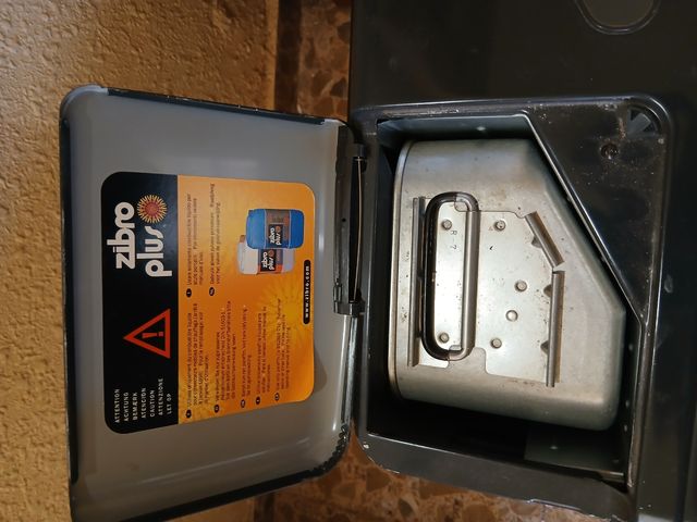 2 estufas de parafina negros. 2 tamaños