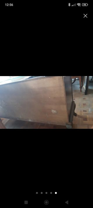 Cómoda antigua de madera