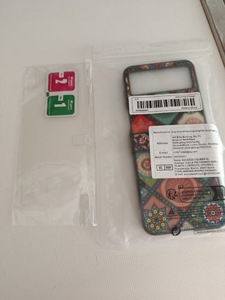 Funda móvil diseño patchwork de galaxia z flip 4