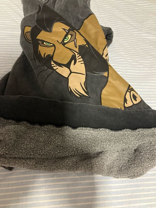 Sudadera Disney El Rey León Scar Gris