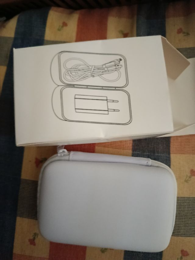 Funda para cables y cargador