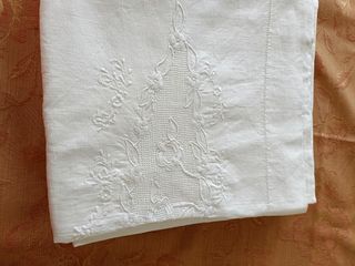 Lenzuolo matrimoniale ricamato a mano + 2 federe