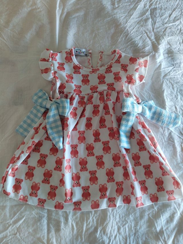 Dos vestidos bebé ositos y lazos, más calcetines