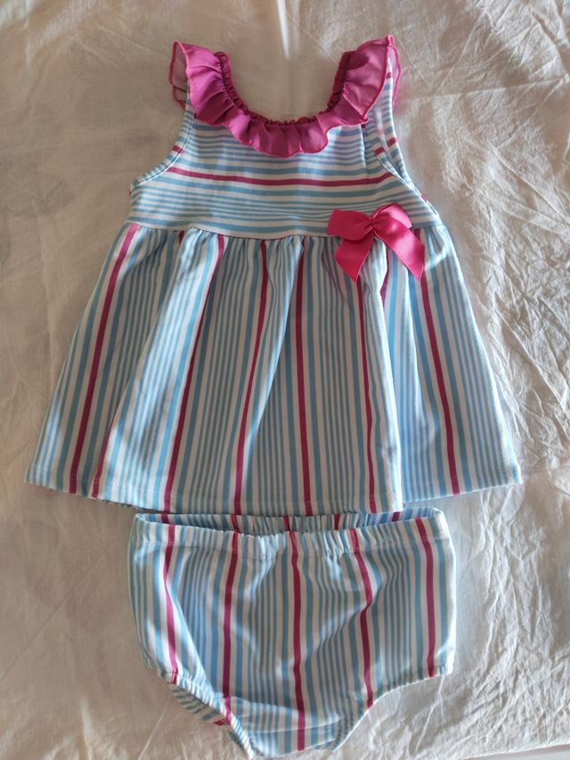 Dos vestidos bebé ositos y lazos, más calcetines