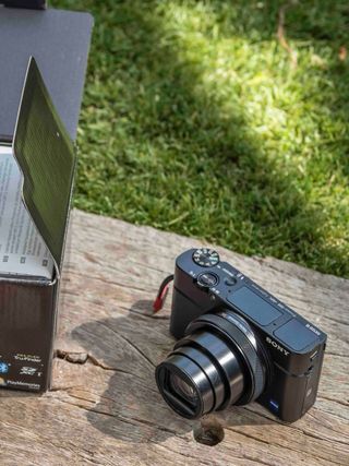 Cámara Compacta Sony RX100 M6 Negra