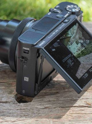 Cámara Compacta Sony RX100 M6 Negra