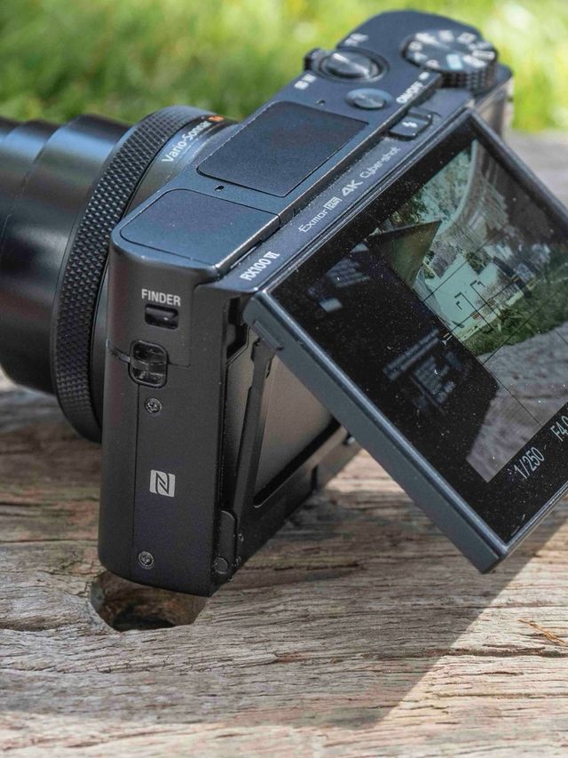 Cámara Compacta Sony RX100 M6 Negra