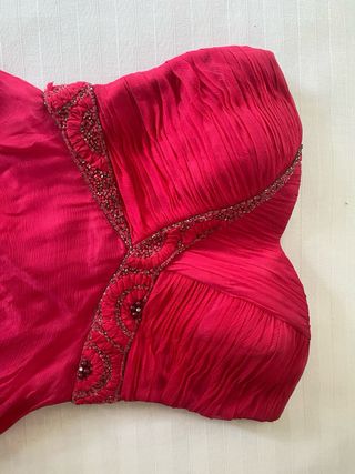 Vestido palabra de honor fucsia Ivancampaña