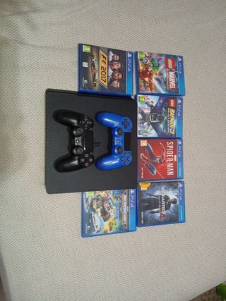 PS4 con 2 mandos y 6 juegos
