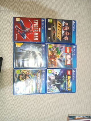 PS4 con 2 mandos y 6 juegos