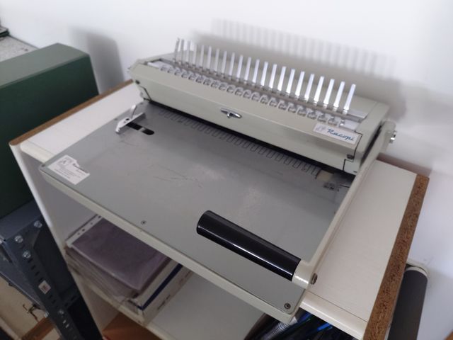 Encuadernadora de canutillos