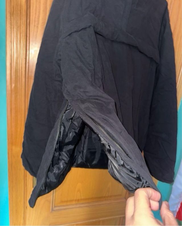 Abrigo Supreme Negro