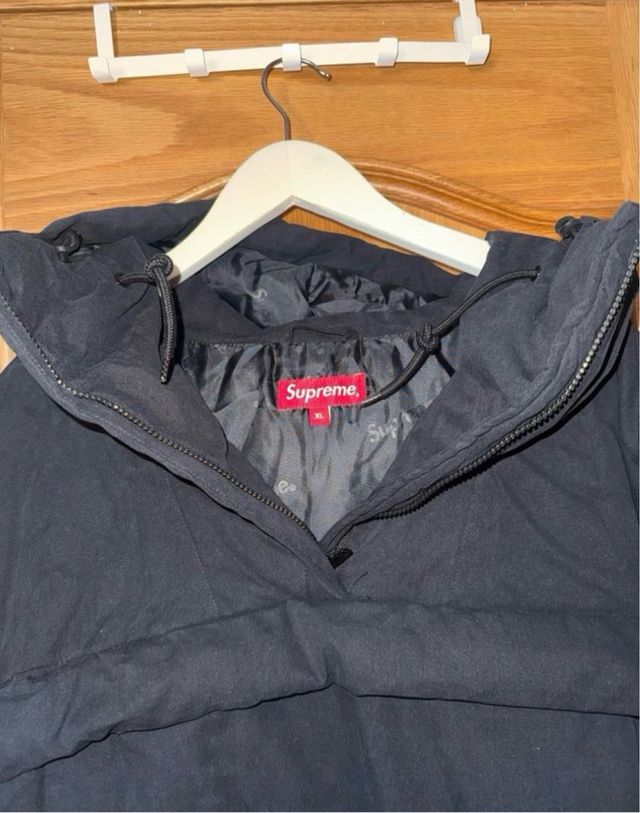 Abrigo Supreme Negro