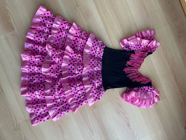 Vestido de sevillana rosa y negro