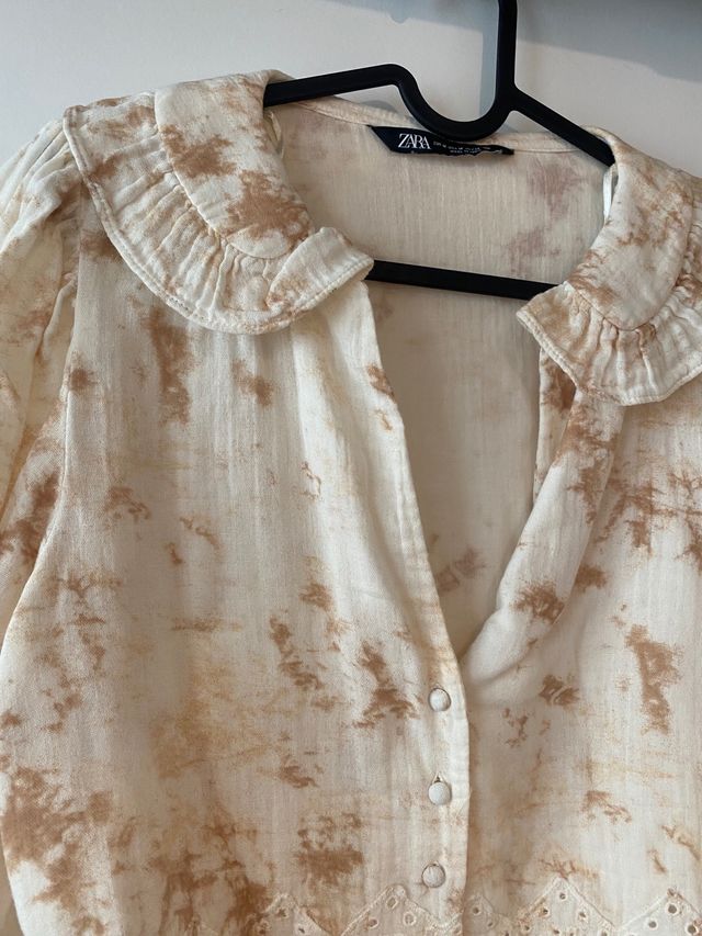 Camisa Zara efecto tie dye y cuello bebé