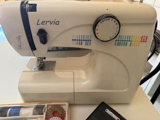 Máquina de coser Lervia automática