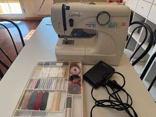 Máquina de coser Lervia automática
