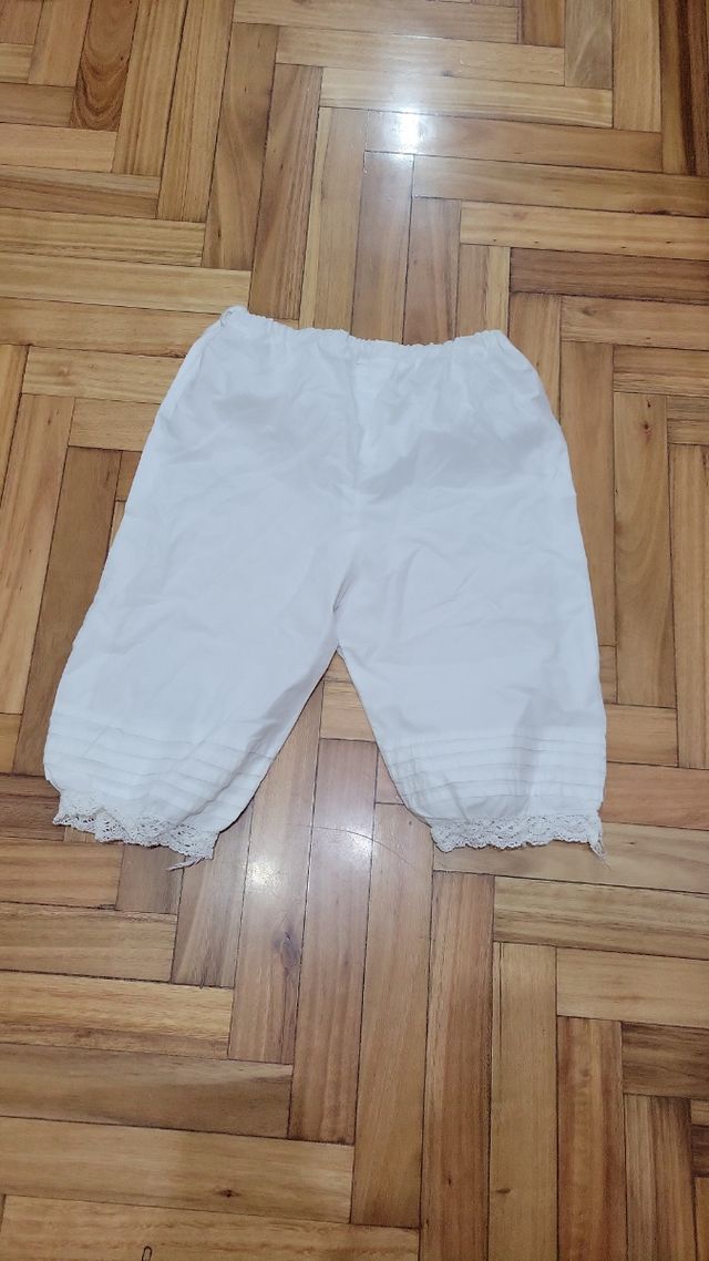 Pololos blancos con encaje