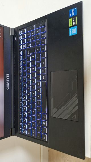 Portátil Gigabyte G5 KF-E3ES313SD Negro