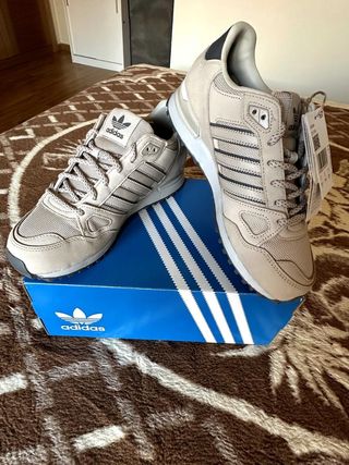 Zapatillas Adidas ZX-750 Beige y Gris de segunda mano por 110 EUR