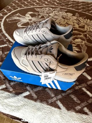 Zapatillas Adidas ZX-750 Beige y Gris