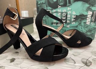 Sandalias de tacón negras