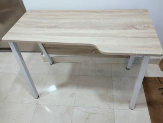 Mesa de despacho madera clara