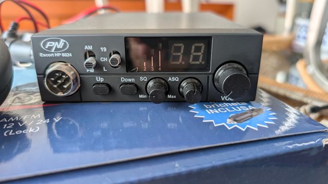 Emisora CB PNI HP8024 AM/FM