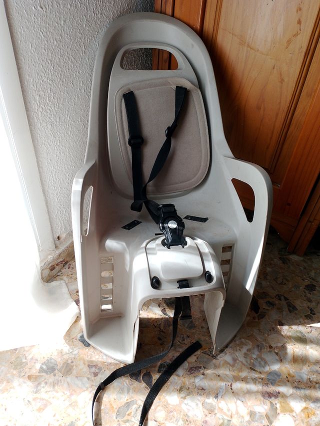 SILLA DE NIÑO usada