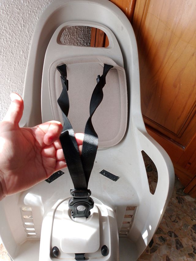 SILLA DE NIÑO usada