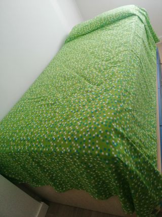 Cama nido color haya y azul. 