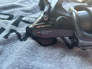 Shimano Baitrunner DL 4000FB Carrete Pesca