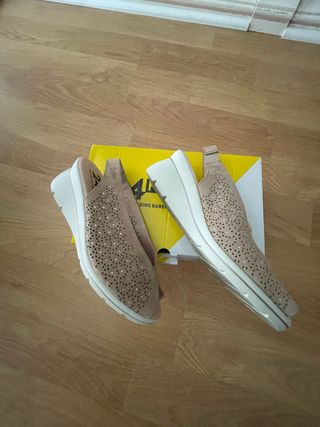 Zapatos 24 HRS Mujer Beige