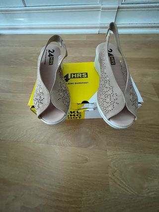 Zapatos 24 HRS Mujer Beige