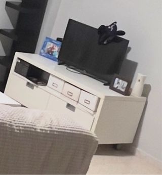 Mesa TV Ikea Blanca
está un poco rozada solo