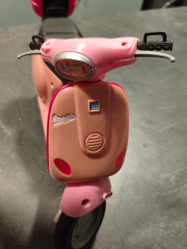 Vespa Barbie Rosa