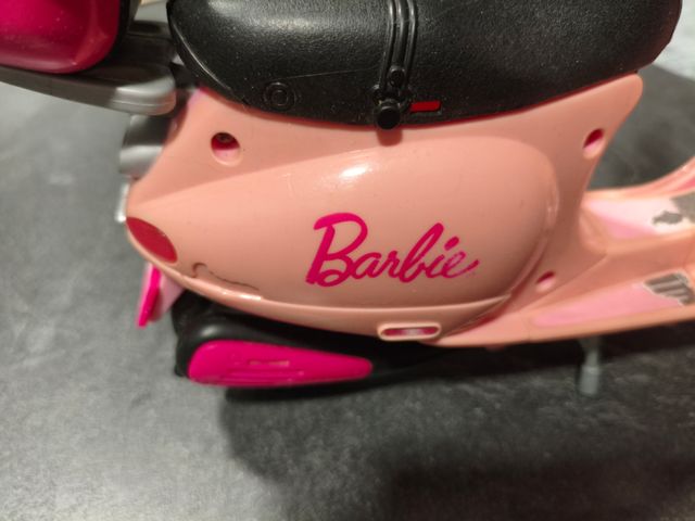 Vespa Barbie Rosa