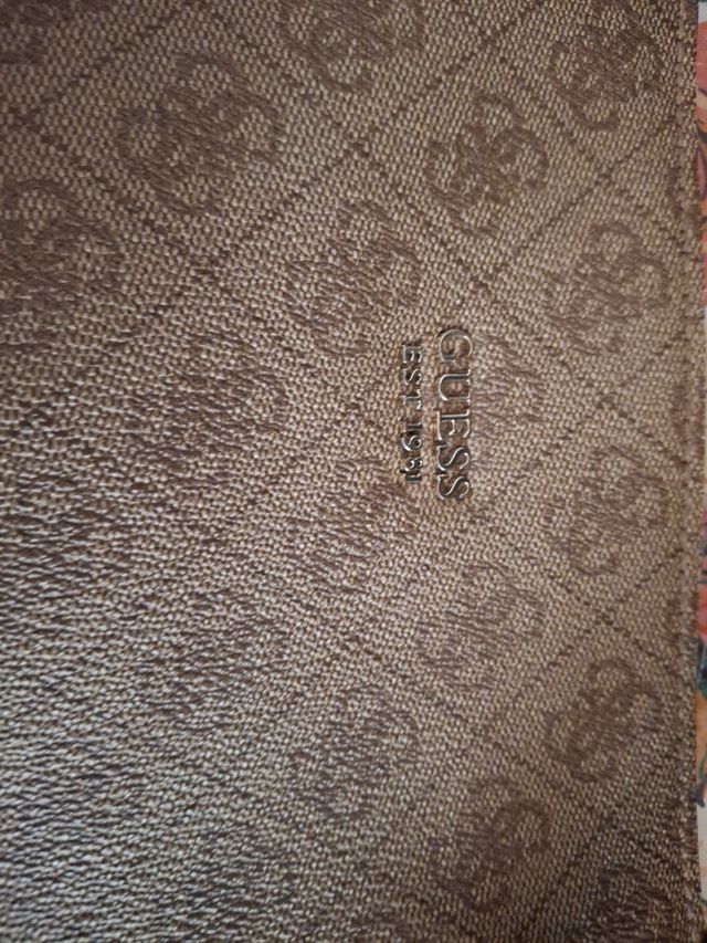 Bolso de mano Guess beige