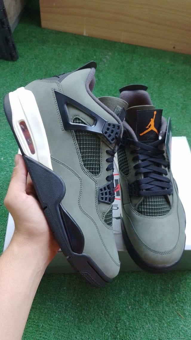 Jordan 4 Retro X Undefeated Talla 45