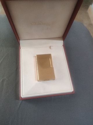 Encendedor S.T. Dupont linea 2 chapado en oro