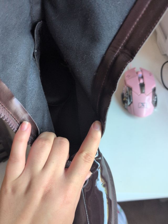 Botas de charol marrones