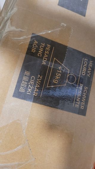 Mesa alta y 2 taburetes a ESTRENAR