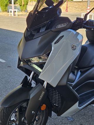 Yamaha tech max XMAX 300cc como si fuera nueva