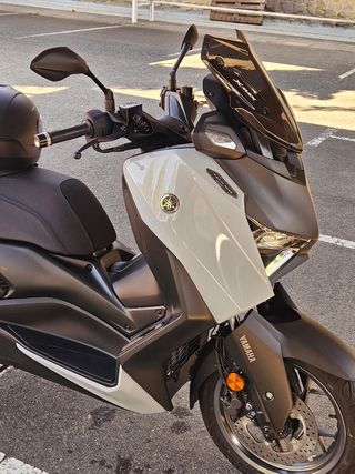 Yamaha tech max XMAX 300cc como si fuera nueva